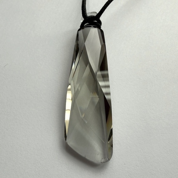 Swarovski Crystal Elegant Grey Pendant Necklace - Picture 2 of 4